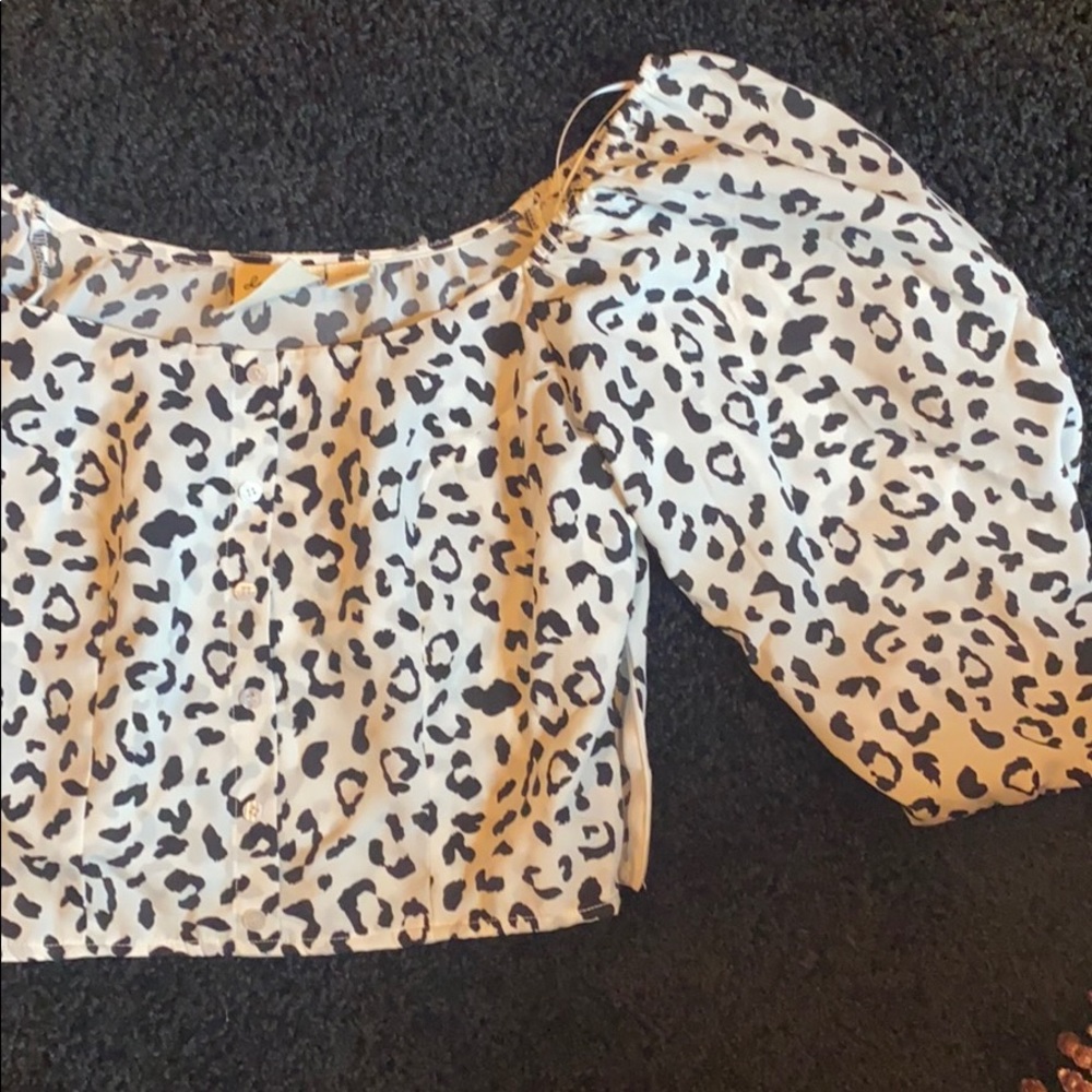 Leopard puffy sleeve blouse
